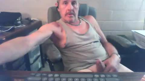 Snapshot of sdh69 chatting on 06-08-26, 06:36 eating pussy sucking dick online show from 06-08-26, 06:36