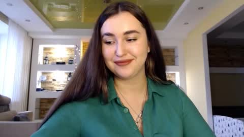 Snapshot of sea_cocktail chatting on 01-03-25, 11:35 Elizabeth  online show from 01-03-25, 11:35