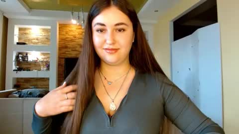 Snapshot of sea_cocktail chatting on 10-17-25, 08:06 Elizabeth  online show from 10-17-25, 08:06