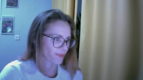 Snapshot of sea_dream chatting on 09-08-25, 02:49 SEA Dream online show from 09-08-25, 02:49