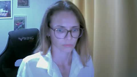Snapshot of sea_dream chatting on 09-18-25, 05:15 SEA Dream online show from 09-18-25, 05:15