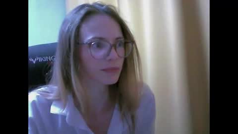 Snapshot of sea_dream chatting on 09-27-25, 01:38 SEA Dream online show from 09-27-25, 01:38