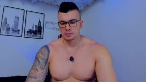 Snapshot of sean_carrera69 chatting on 05-10-26, 05:07 Sean Carrera online show from 05-10-26, 05:07