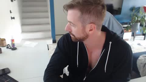 Snapshot of seanbluexxx chatting on 11-20-25, 05:45 Sean Blue online show from 11-20-25, 05:45