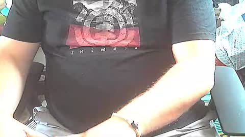 Snapshot of seathrough chatting on 06-11-26, 01:53 Falco J online show from 06-11-26, 01:53