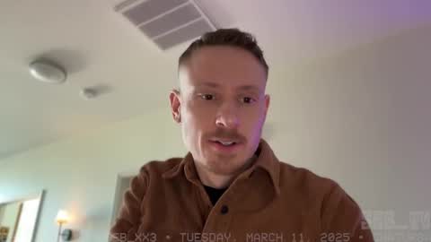 Snapshot of seb_tv chatting on 03-11-25, 09:26 Sebastian online show from 03-11-25, 09:26