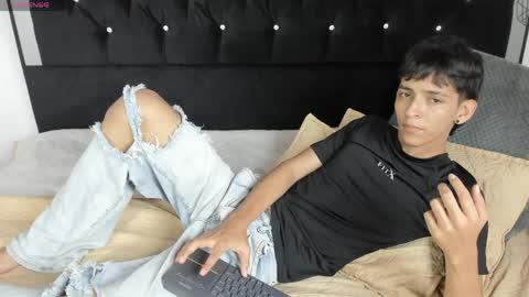 Sebastian Alvarez online show from 05-06-26, 01:57