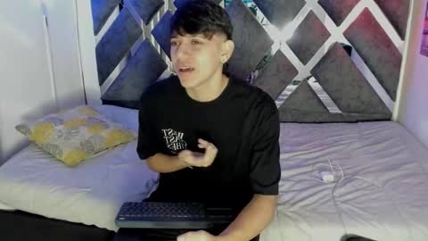 Snapshot of sebas_pretty7 chatting on 12-04-25, 12:25 sebas_pretty7 online show from 12-04-25, 12:25