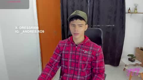 Snapshot of sebascuterouss chatting on 06-11-26, 01:53 sebas 3 online show from 06-11-26, 01:53