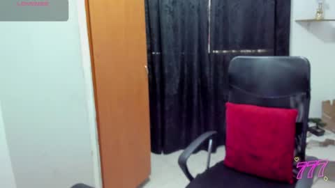 Snapshot of sebascuterouss chatting on 06-12-26, 01:54 sebas 3 online show from 06-12-26, 01:54