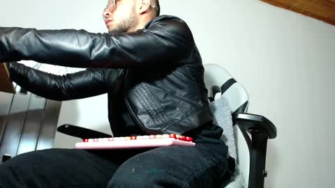 Sebastian online show from 04-06-26, 04:46