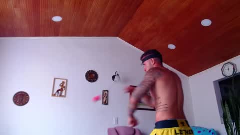 Sebastian online show from 05-25-26, 02:56