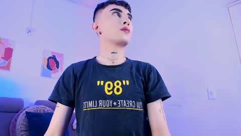     .  INDEPENDENT MODEL online show from 04-22-26, 02:25