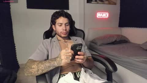 Lucian Sinclair online show from 12-21-25, 03:35