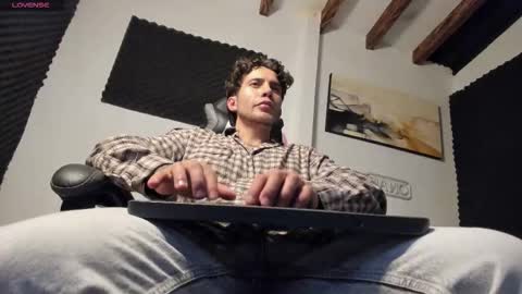 Lucian Sinclair online show from 03-08-26, 01:25