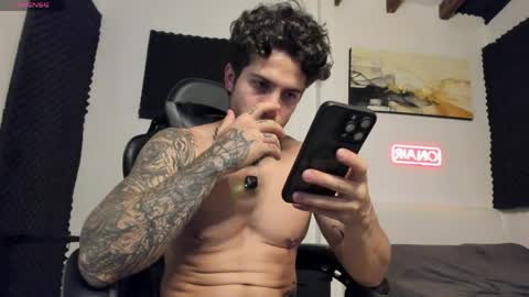 Lucian Sinclair online show from 04-10-26, 03:56