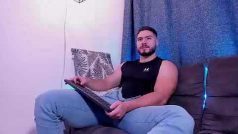 Instagram jeanpaulfit  online show from 02-11-25, 11:22