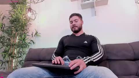 Instagram jeanpaulfit  online show from 03-05-25, 10:43