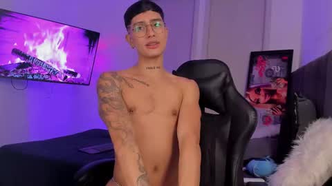 SEBASTIAN PALACIO online show from 12-23-25, 04:43