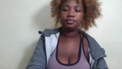 Snapshot of secil3274 chatting on 06-09-26, 11:44 secil3274 online show from 06-09-26, 11:44