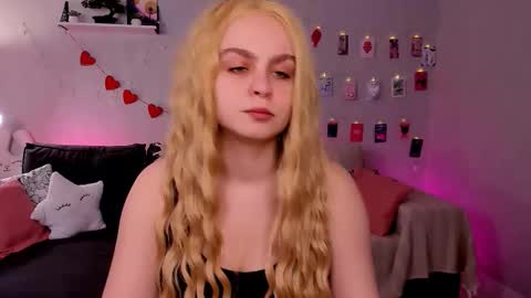 Vivien online show from 03-06-26, 09:17