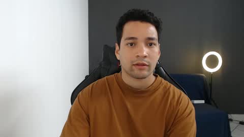 Snapshot of secretboy5000 chatting on 01-20-25, 02:25 Jex online show from 01-20-25, 02:25