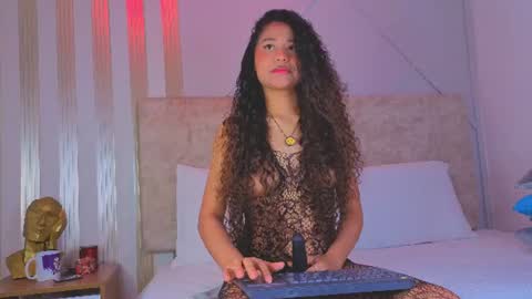 Snapshot of secretestrella chatting on 07-30-26, 04:22 secretestrell online show from 07-30-26, 04:22