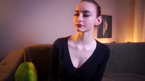 Lily online show from 12-22-25, 11:51