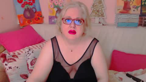 Snapshot of secretloverbbw chatting on 05-29-26, 07:01 Alice online show from 05-29-26, 07:01