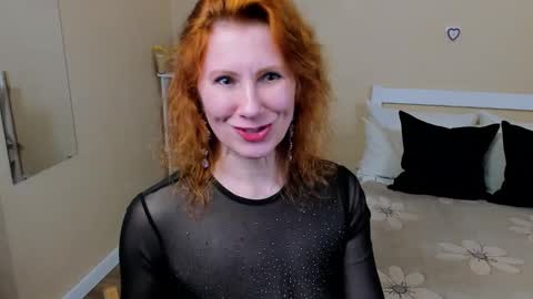 seductive_foxy_ online show from 09-23-25, 07:06