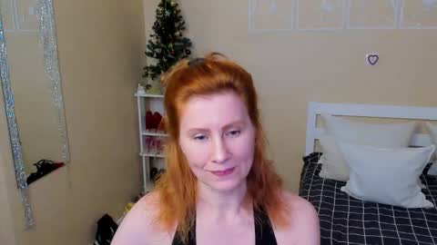 seductive_foxy_ online show from 12-15-25, 01:37