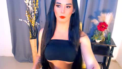 Snapshot of seductive_nicki chatting on 09-21-25, 01:35 seductive_nicki online show from 09-21-25, 01:35