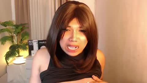 Snapshot of seductivedeluxe69 chatting on 02-03-26, 06:22 Deluxe online show from 02-03-26, 06:22