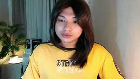 Snapshot of seductivedeluxe69 chatting on 02-21-26, 07:26 Deluxe online show from 02-21-26, 07:26