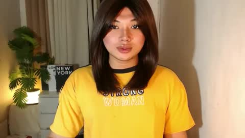 Snapshot of seductivedeluxe69 chatting on 03-06-26, 02:13 Deluxe online show from 03-06-26, 02:13