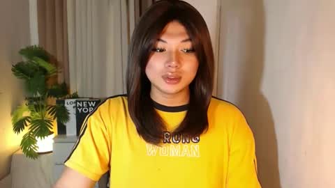 Snapshot of seductivedeluxe69 chatting on 03-09-26, 05:33 Deluxe online show from 03-09-26, 05:33