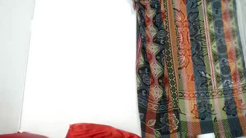 Snapshot of seductivespellvagina80 chatting on 01-08-25, 03:39 Estefany online show from 01-08-25, 03:39