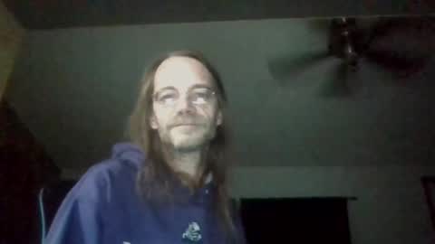 Snapshot of seeaaronscock chatting on 11-05-25, 12:05 Aaron Guitar online show from 11-05-25, 12:05