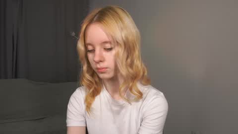 Snapshot of seebunny chatting on 06-08-26, 04:18 See Its honey bunny im Lana online show from 06-08-26, 04:18