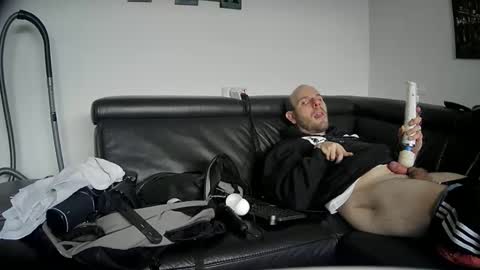 Snapshot of seeebi chatting on 12-08-24, 02:09 Sebastian online show from 12-08-24, 02:09