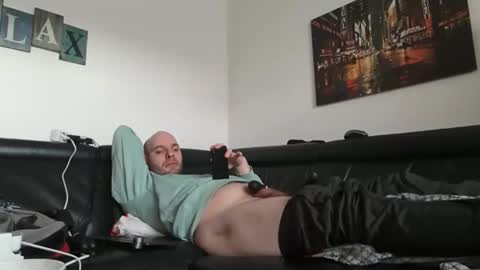 Sebastian online show from 03-25-26, 06:08