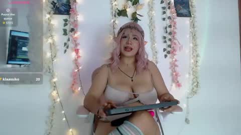 Snapshot of selen_extasis chatting on 05-20-26, 07:09 Selen online show from 05-20-26, 07:09
