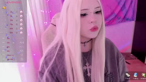 Selena  online show from 06-07-26, 04:38