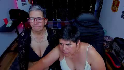 Selena online show from 10-29-25, 05:10