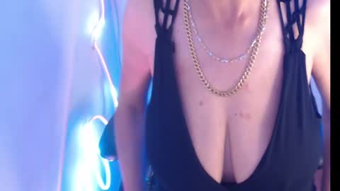 Selena online show from 05-11-26, 02:45