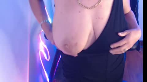 Selena online show from 05-11-26, 04:04