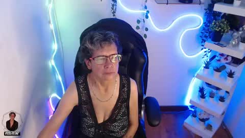 Selena online show from 05-15-26, 11:50