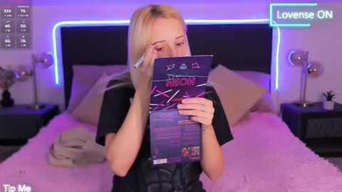 Selena Lily online show from 09-19-25, 05:53