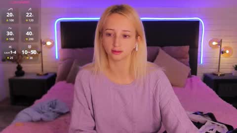 Selena Lily online show from 10-06-25, 06:00