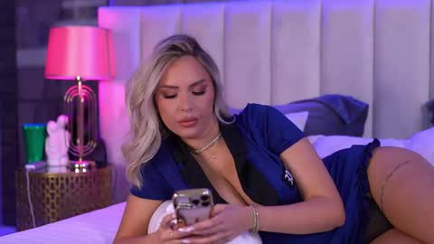 Snapshot of selena_voss chatting on 04-25-26, 07:00 Selena online show from 04-25-26, 07:00